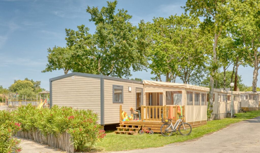 vente mobil home camping ouvert a l'annee mediterannée